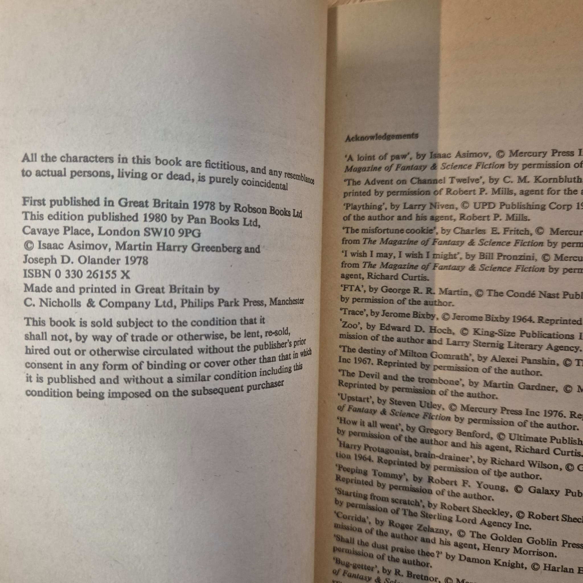 '100 Great Science Fiction Short Short Stories' edited by Isaac Asimov, Martin Harry Greenberg & Joseph D. Olander