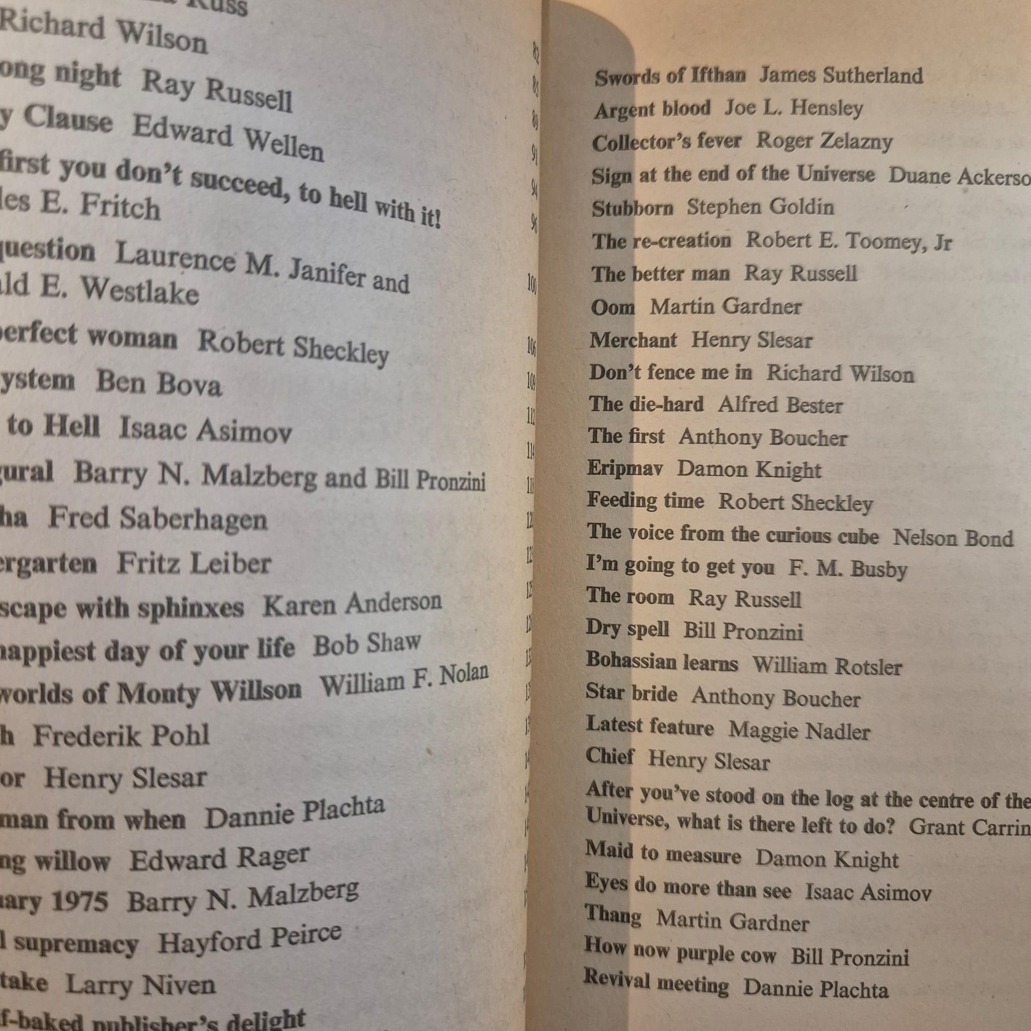 '100 Great Science Fiction Short Short Stories' edited by Isaac Asimov, Martin Harry Greenberg & Joseph D. Olander