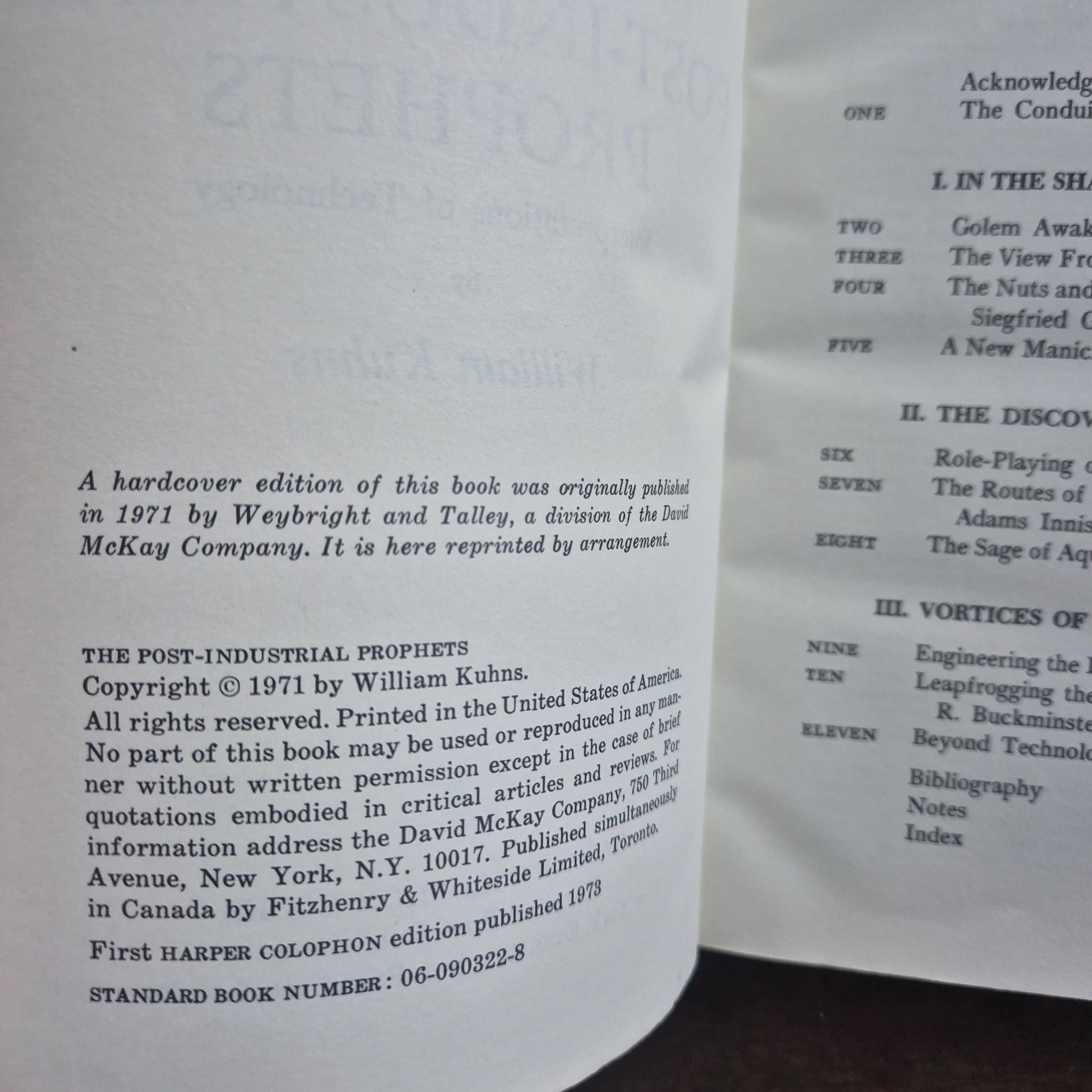 'The Post-Industrial Prophets: Interpretations of Technology' by William Kuhns